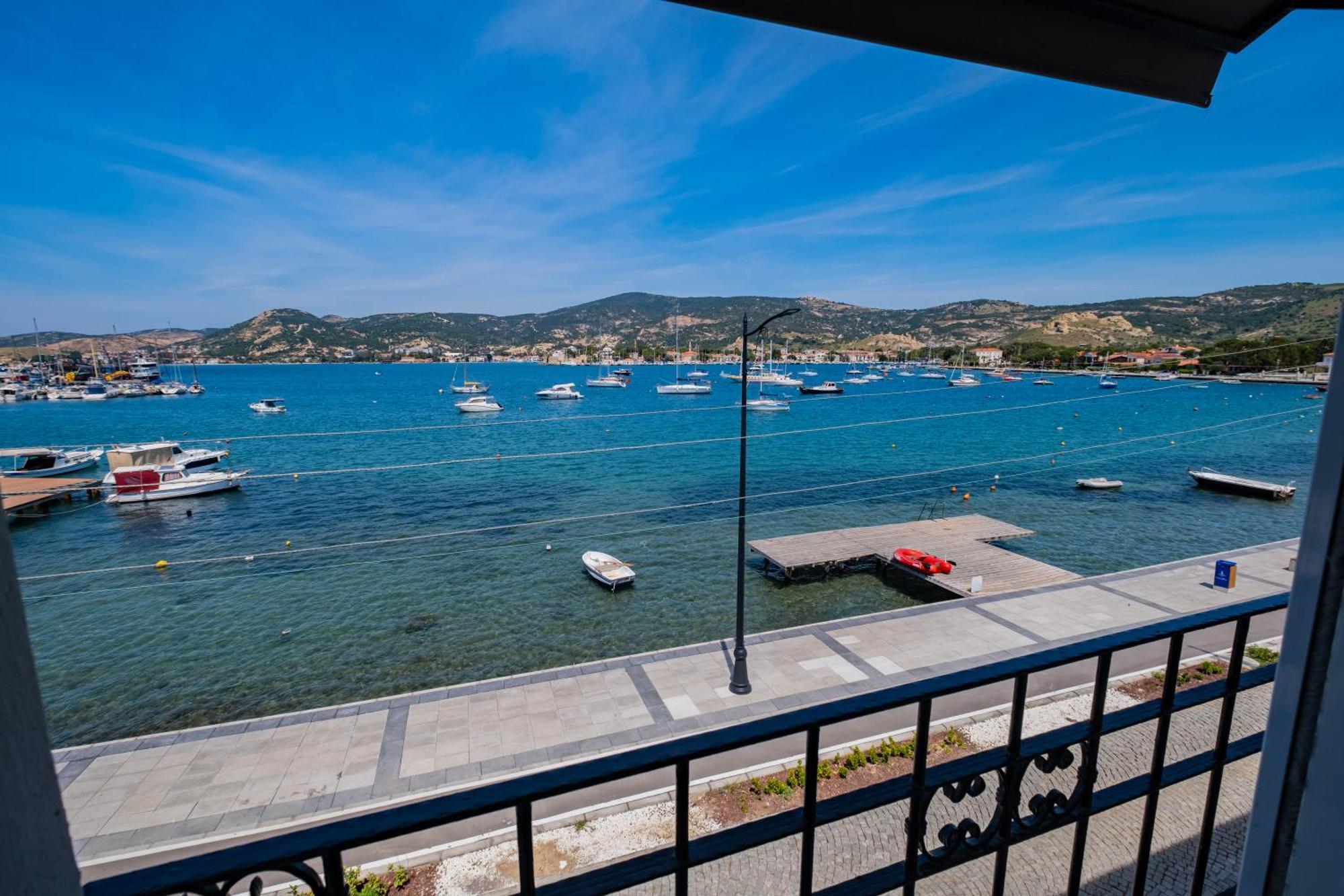 Bd Suites Foca Exterior photo